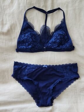 VS Navy Lace Bralette & Bikini Set M